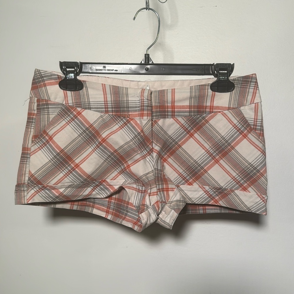 Toy Box Woman’s plaid Low Rise Shorts Size M
